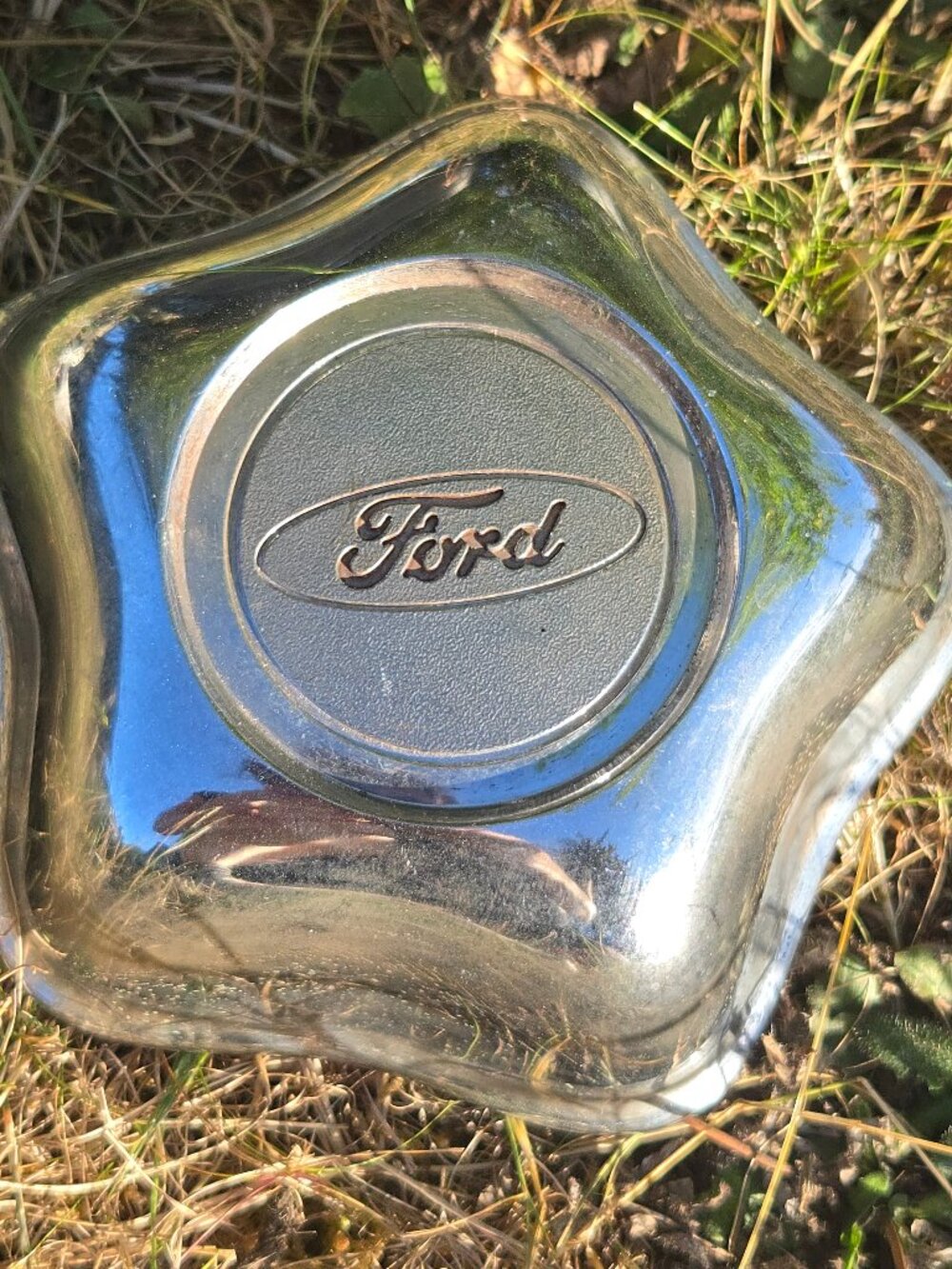 1995 - 2001 Ford Ranger, Ford Explorer Center Cap for Wheel Hub F67A1A096GA E9